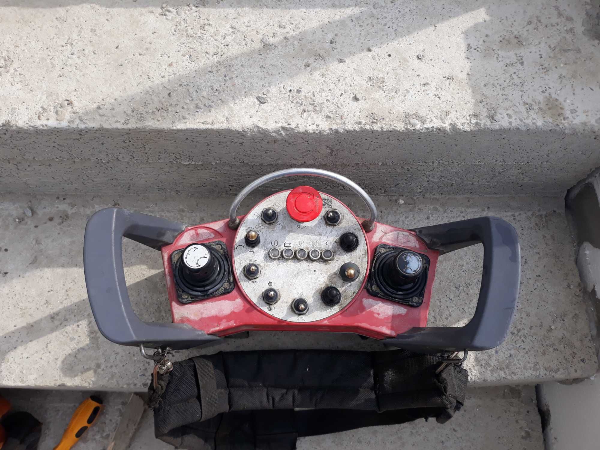 Telecomandă pompă putzmeister cu 5 brațe