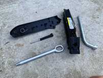 VW TRANSPORTER T5/T6_Cric+Cui Remorcare+Cheie Roti+ Surubelnita+Suport