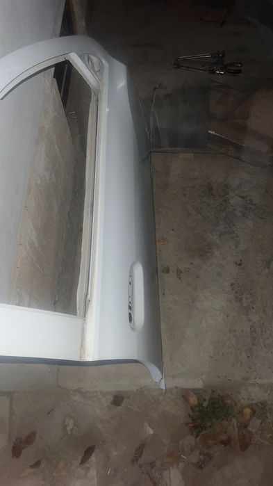 Cobilt eshik oldi o’ng taraf 1ta radnoy