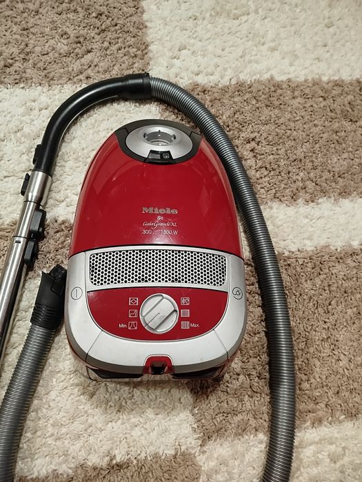 Прахосмукачка Miele s5