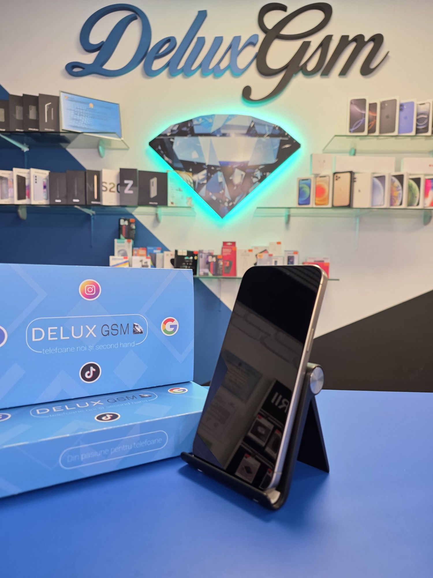 Iphone 15 Pro Max / Natural Titanium / DeluxGSM
