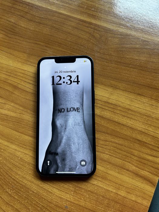 Vand iphone 13! nu deranjati inutil daca nu sunteti interesati!