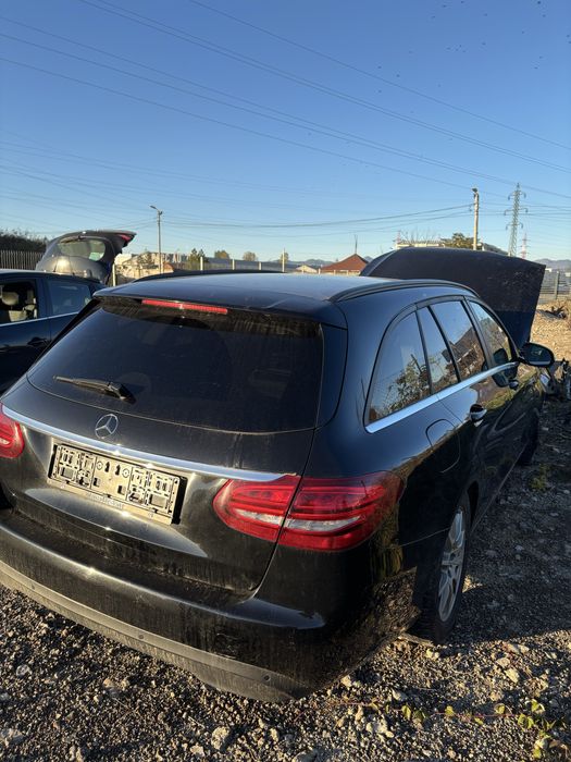 Mercedes c200 w205  avariat in partea fata. NU SE VINDE PE PIESE