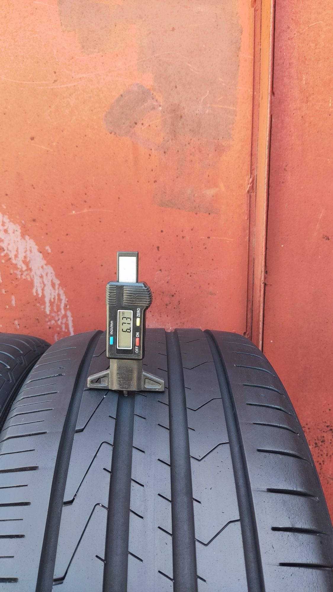 2бр. летни гуми 235/45/18 Hankook Ventus Prime 3
dot21
6.7mm
Добро със
