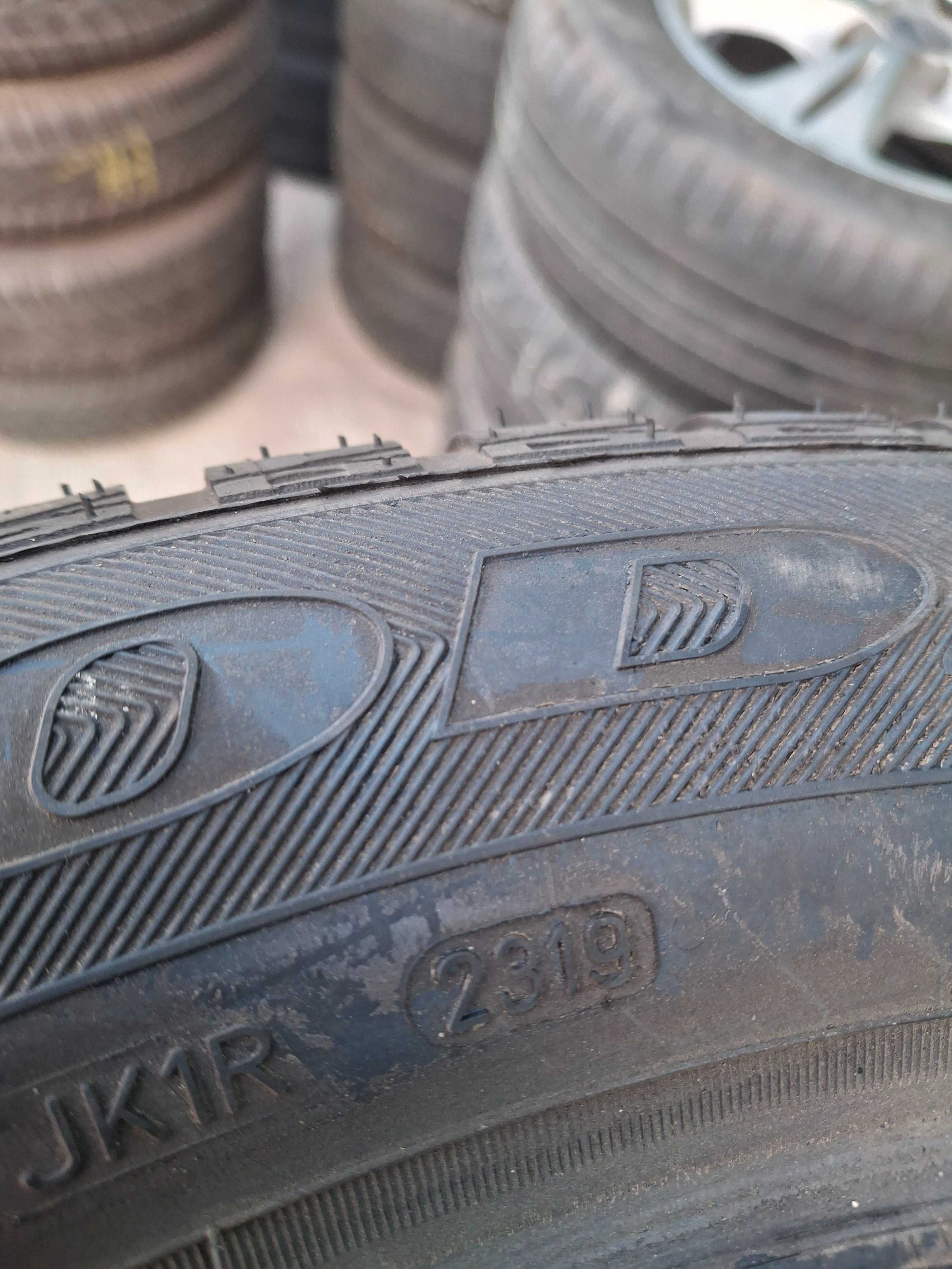 Нова всесезонна гума 225/50/17 Goodyear