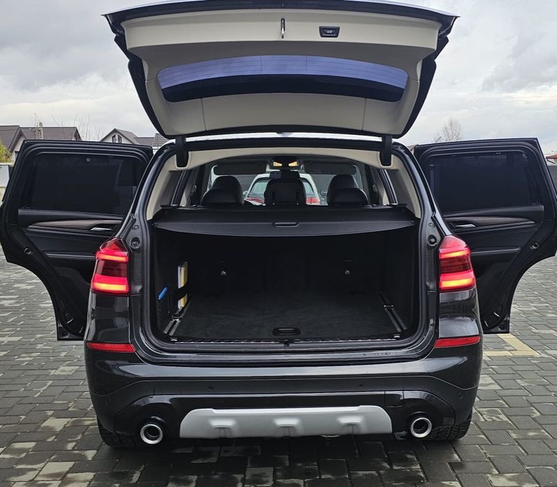 BMW X3 an 2019 volan M