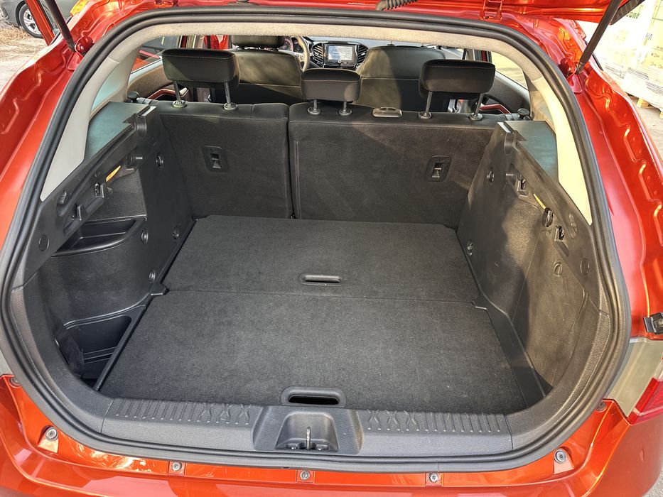 Lada Vesta Cross 1.8 2019 год пробег 116000 км, багажник пятно,автомат