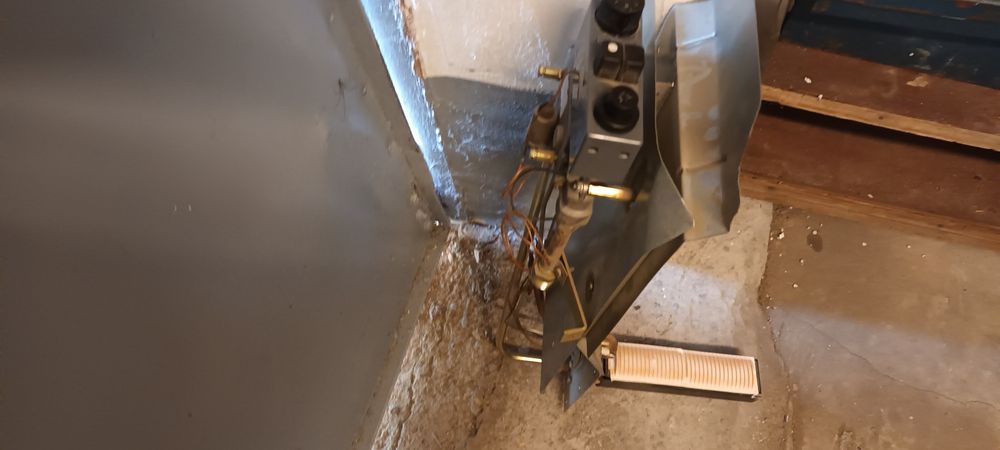 Corp Automatica Convector cu arzător ceramica stare foarte bună.