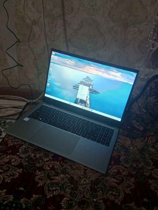 Noutbook ChUWI  xotirasi 16 ha 512