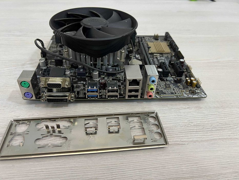 Комплект для ПК: i5-7400 + ASUS H110 + 8GB DDR4 (С кулером!)