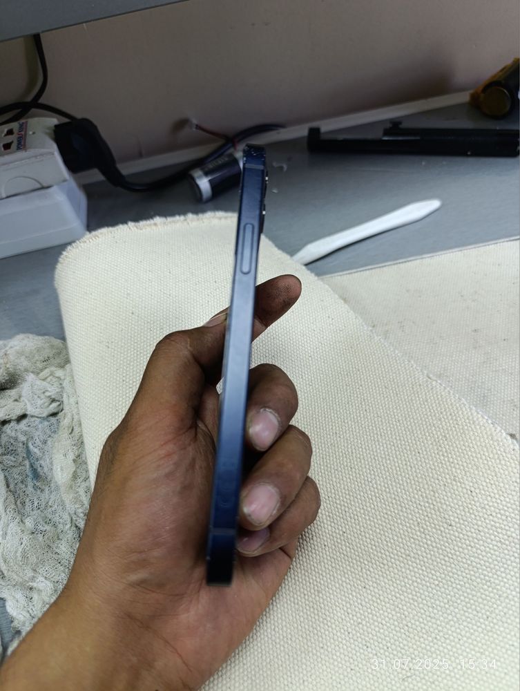 Iphone 12 yaxshi holatda