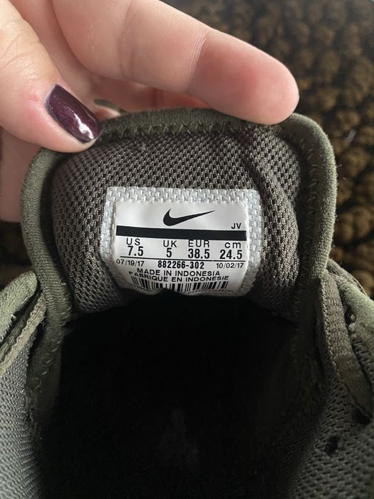 Спортни обувки Маратонки NIKE