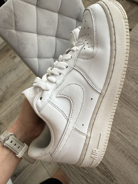 NIKE AIR FORCE номер 40  US7 UK6