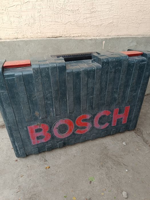 Продам перфоратор Bosch SDS -max