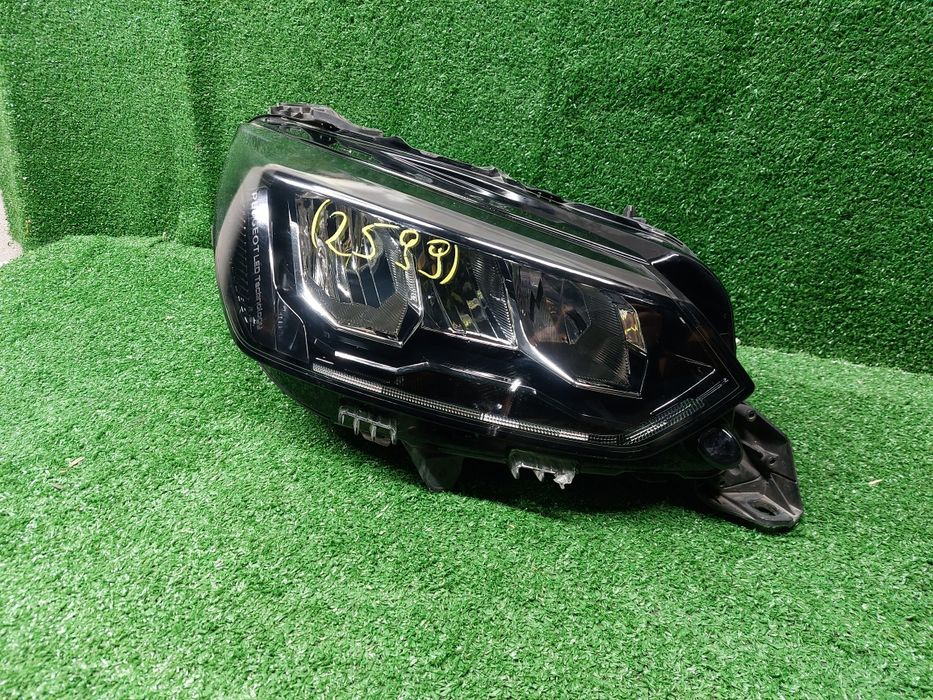 far  dreapta original peugeot 208 2 II led
