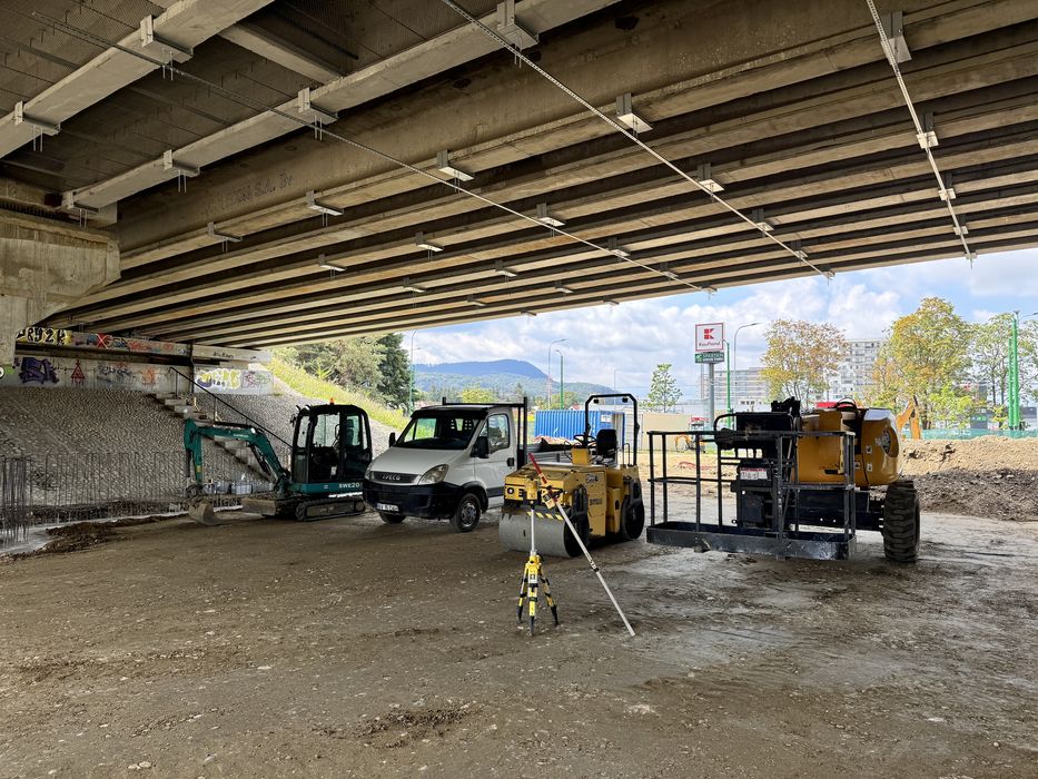 Inchirieri miniexcavator/buldoexcavator/sapaturi/terasamente/agregate