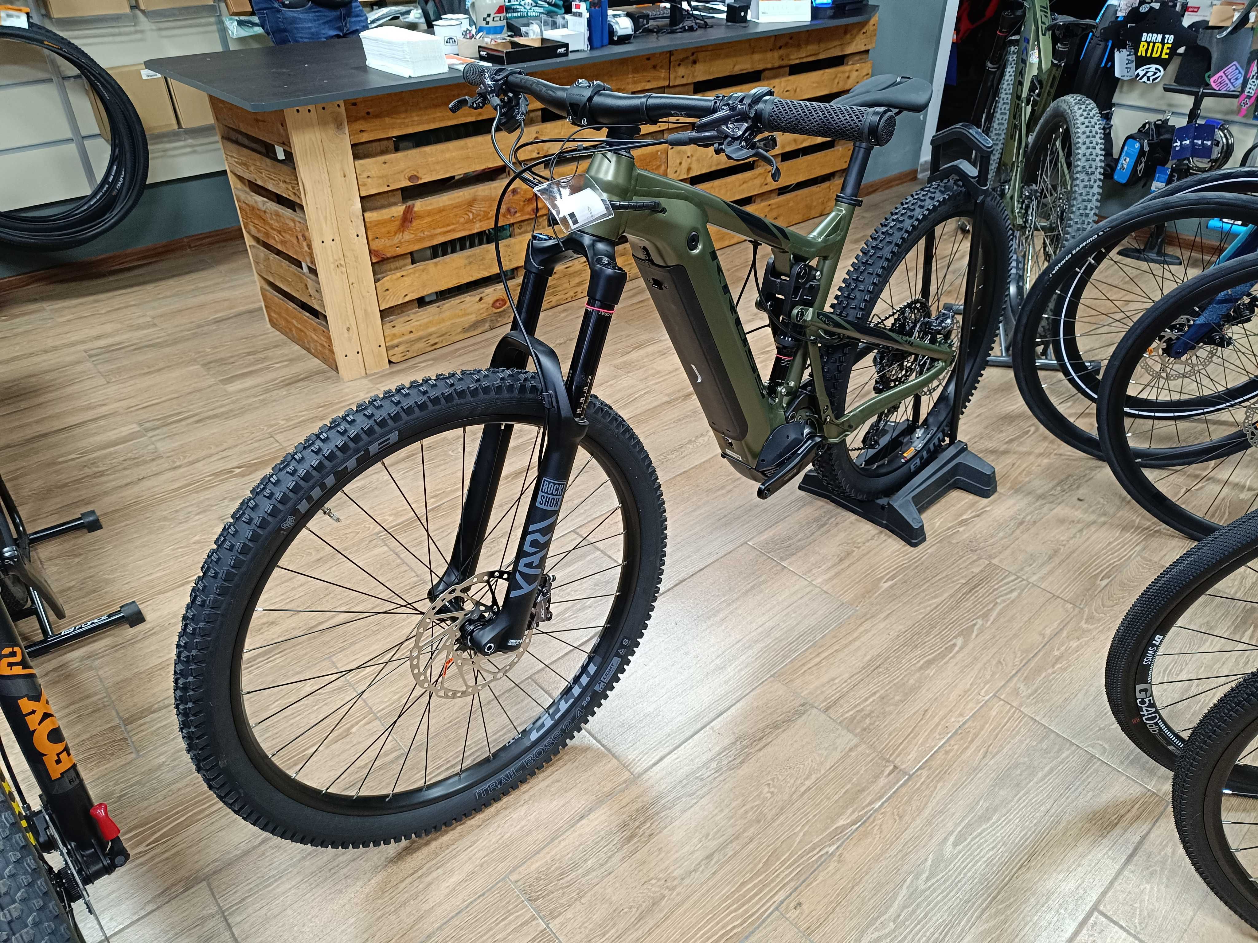 E-Bike KROSS SOIL Boost 2.0  marime M-pret PROMOTIONAL prin EST BIKE