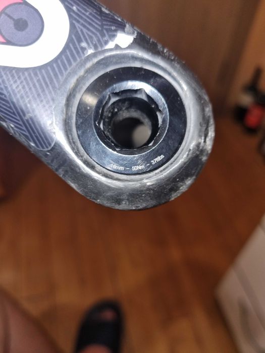 Карбонови курбели Raceface sixC с 83mm дължина на оста