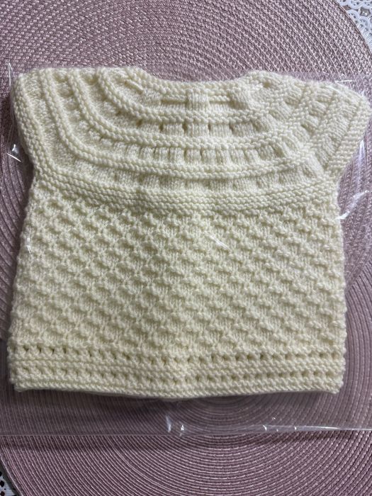Бебешко ръчно плетиво