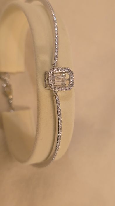 Продавам гривна  Swarovski