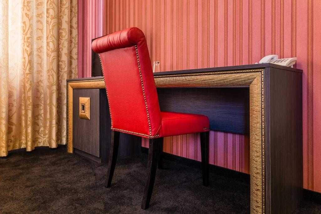 Продава се Хотел в Стара Загора, Център - 2200 кв.м за 1682 €/кв.м - Снимка #18