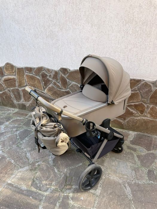 Количка Venicci Upline Leo 3 в 1 – стил, комфорт и качество!