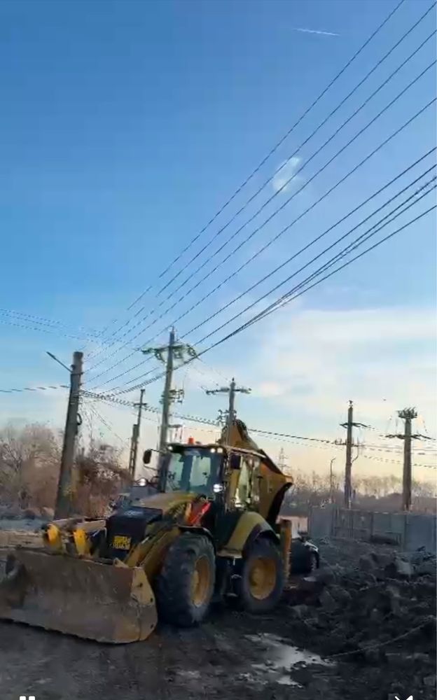 Inchireiez Buldoexcavator Caterpilar 434 Nou cu Roti Egale