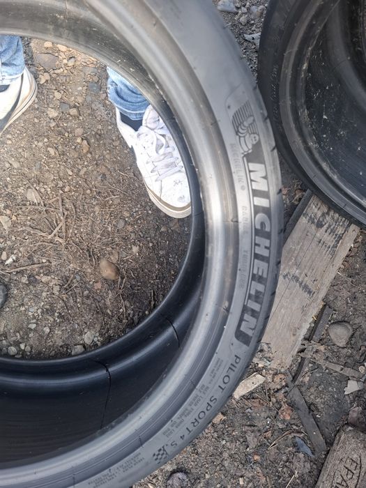 Vand 2 anvelope 255 35 20 michelin  de vara  dot 2021