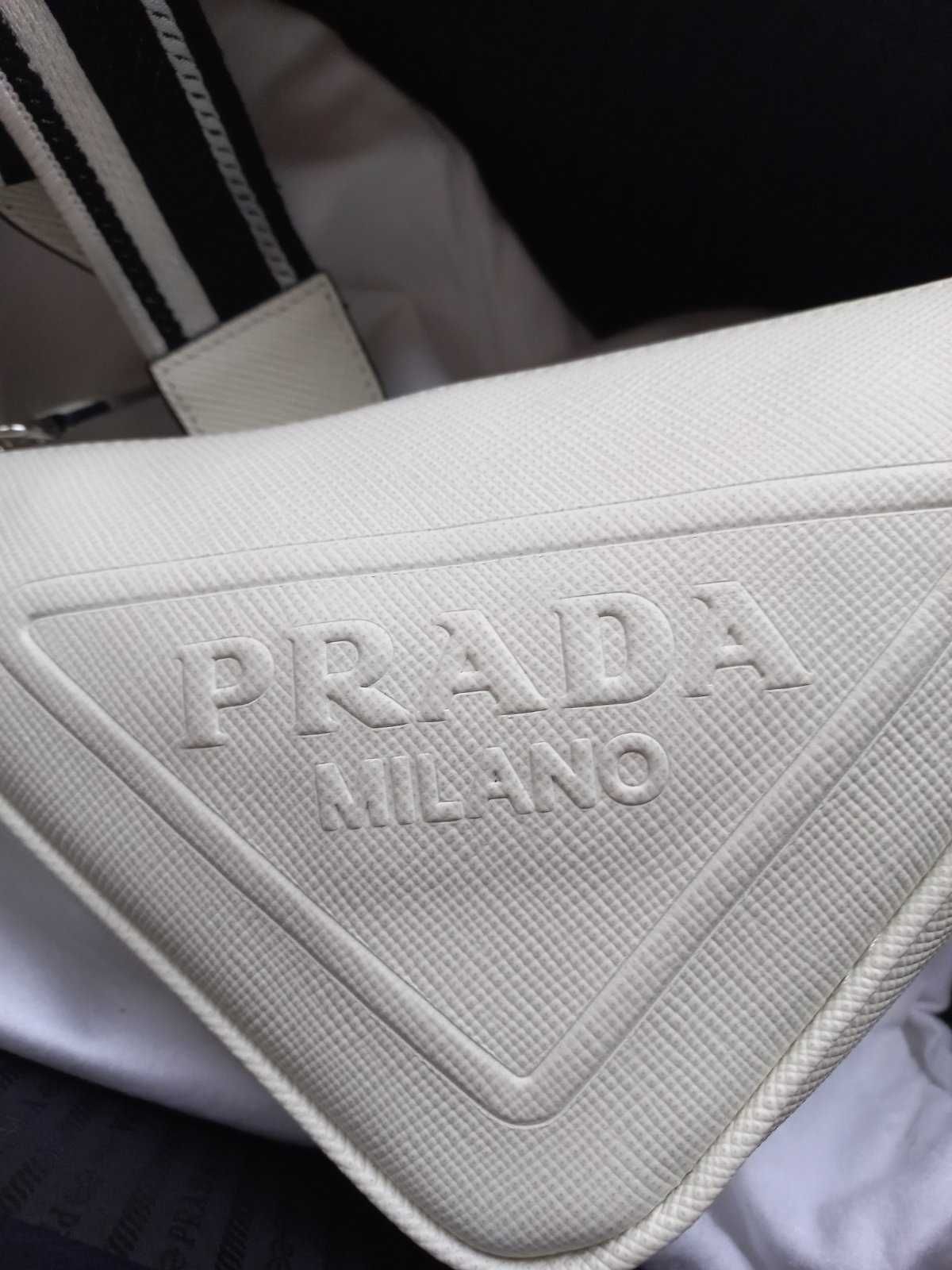 Налична чанта Prada