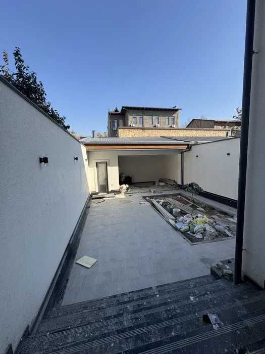 Яккасарай р-н  Ховли жой // Евро 2.5 сотих 4-каватлик