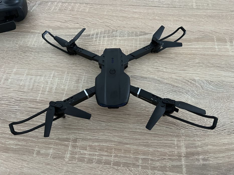 Vand  drona cu doua camere