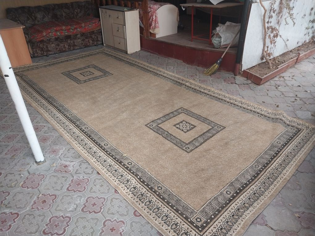 Ковёр продам 2.5×5