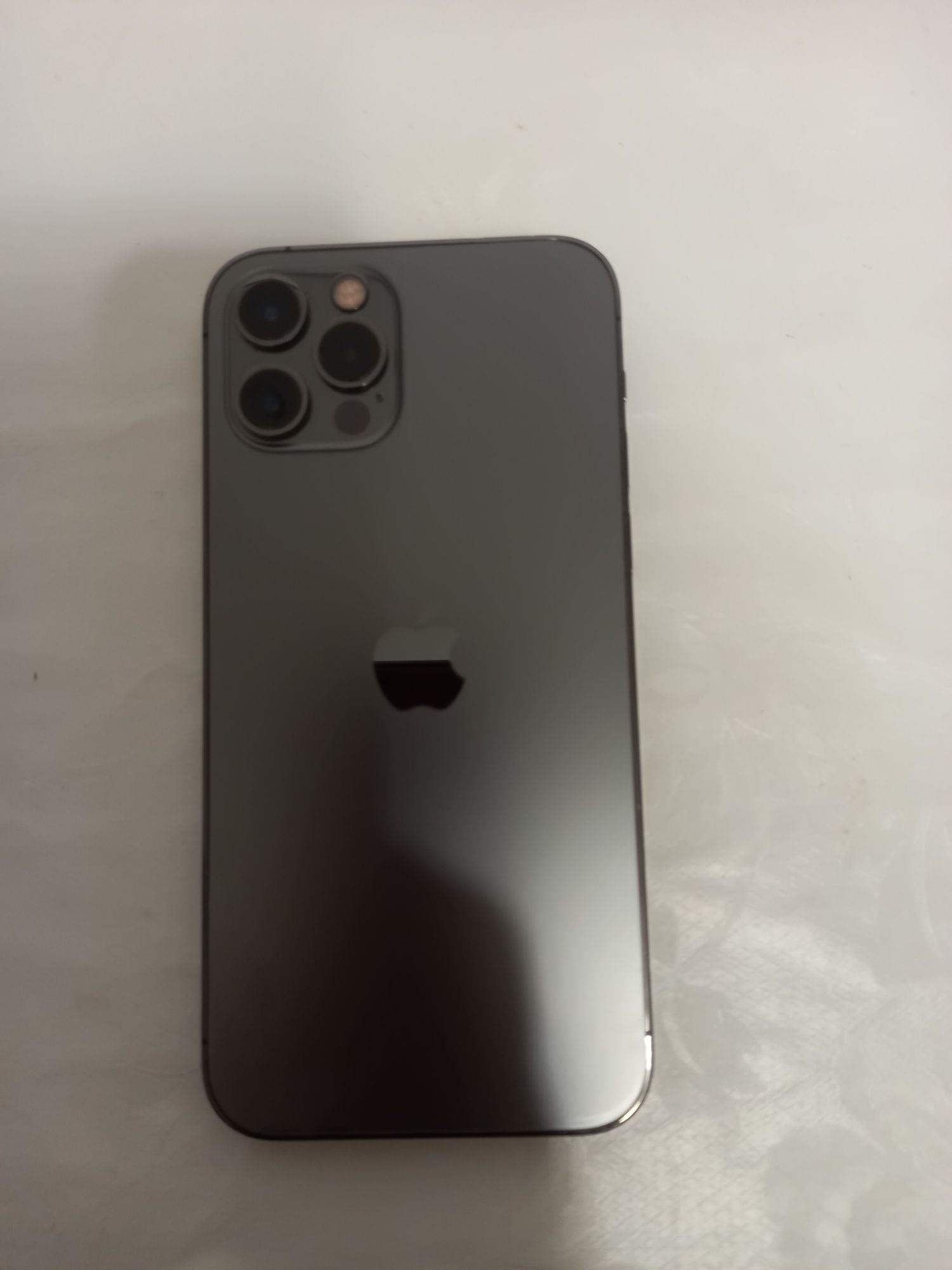 Продам IPhone 12 про