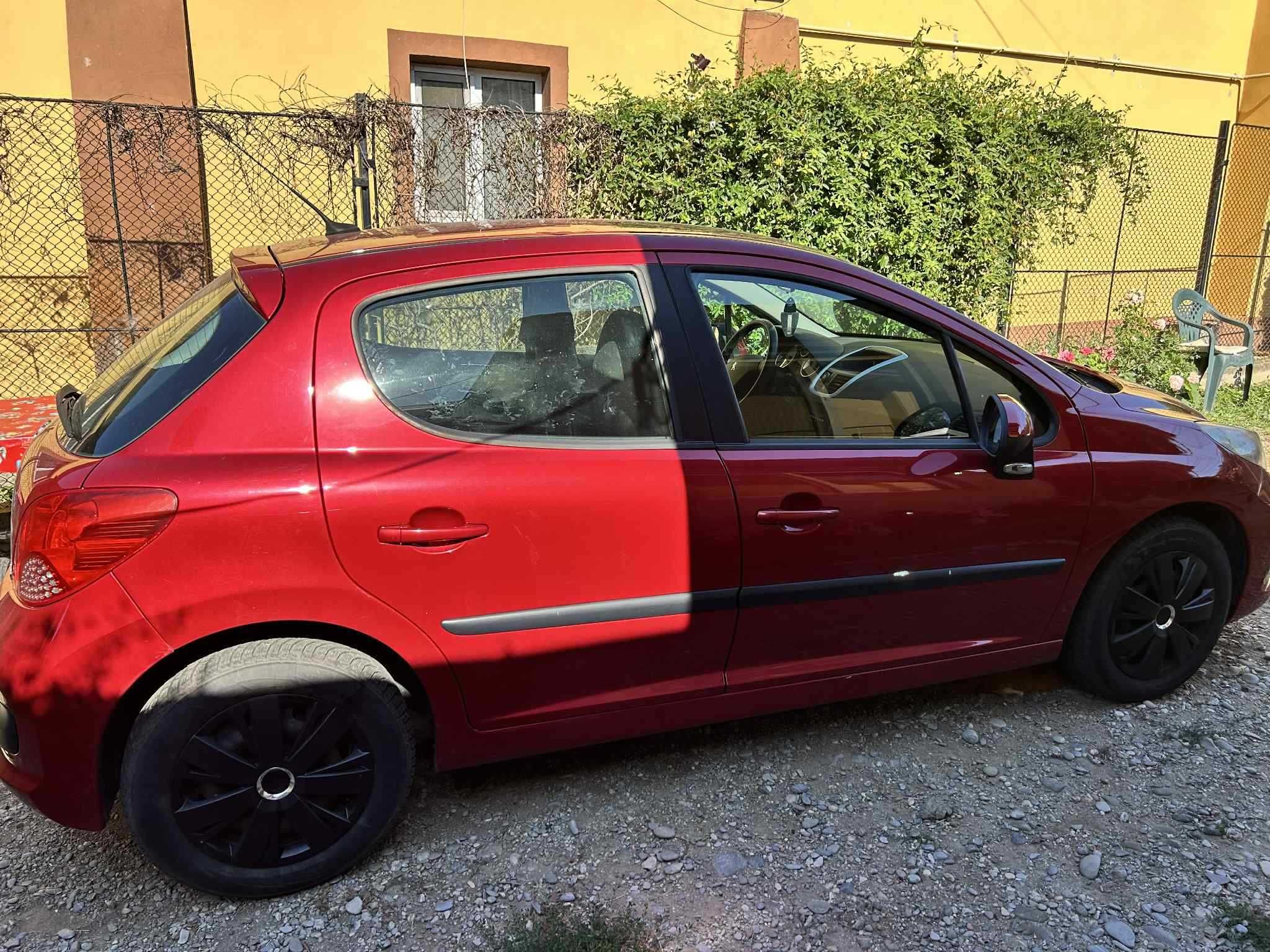 Peugeot 207  1.4 benzina