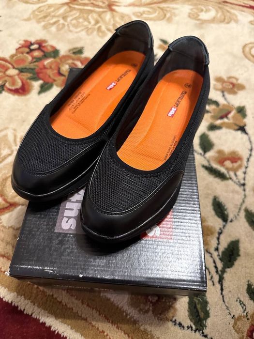 Кроссовки для девочек и женщин