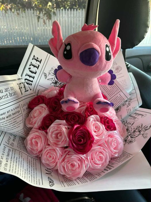 Buchete trandafiri din satin