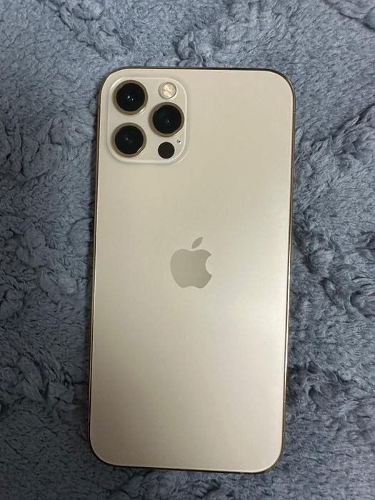 IPhone 12 pro,в хорошем состоянии