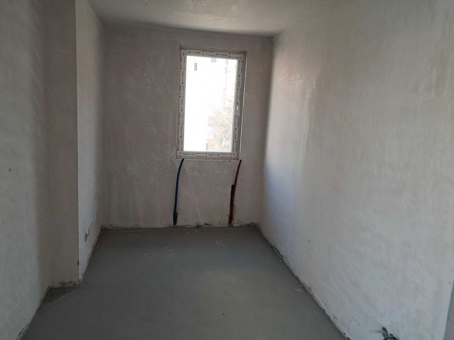 Просторен едностаен апартамент в квартал Красна поляна 3