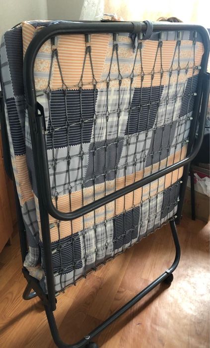 Раскладушка с матрасом