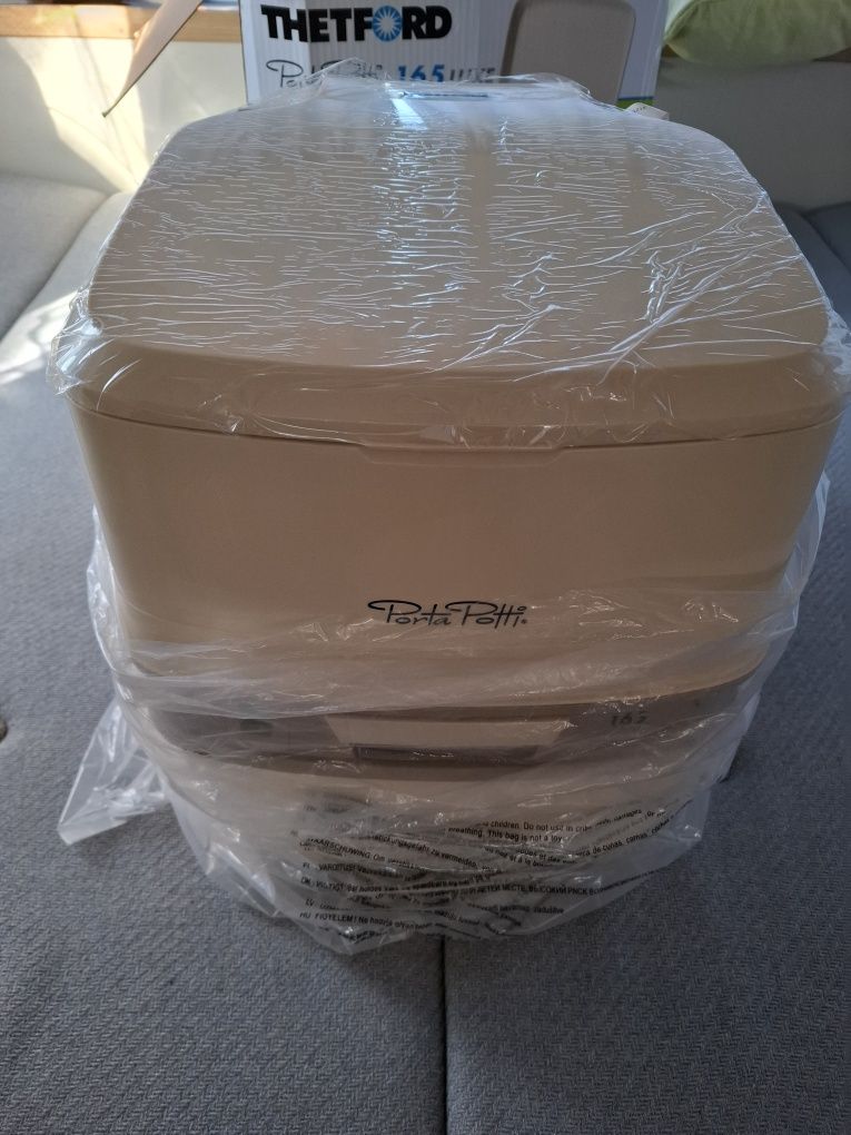 Портативна химическа тоалетна Thetford Porta Potti 165 Luxe
