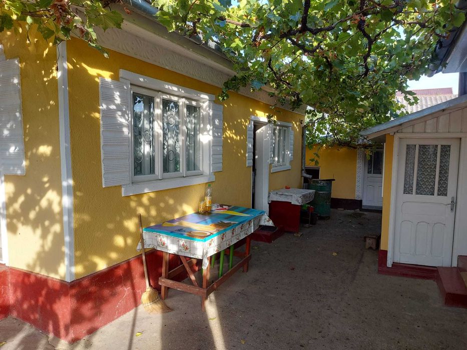 Casa [139mp] + Teren (2190mp) - Voinesti, jud. Iasi [centru]