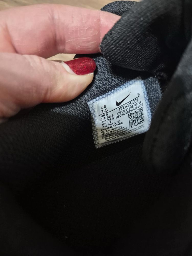 Nike маратонки