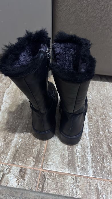 Продается детские сапоги 27 размер кожа