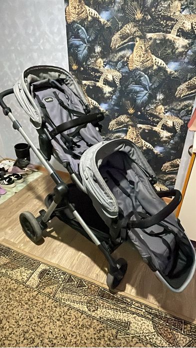 Коляска для двойни или погодкам