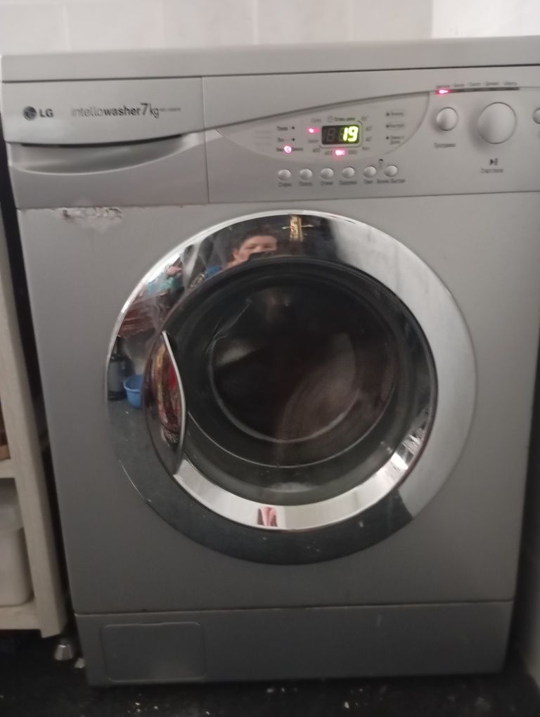 Продается стиральная машина  lg 7 кг