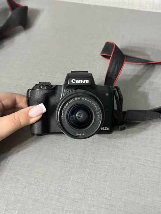 Продам камеру canon m50