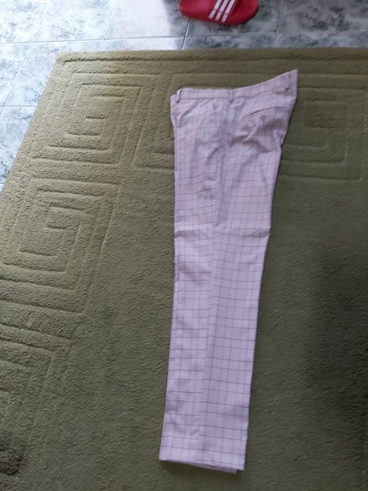 Costum de bărbați elegant mărimea M