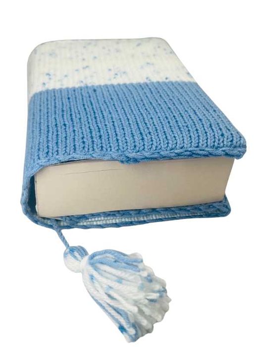 Калъф за книга, оплетен на две куки