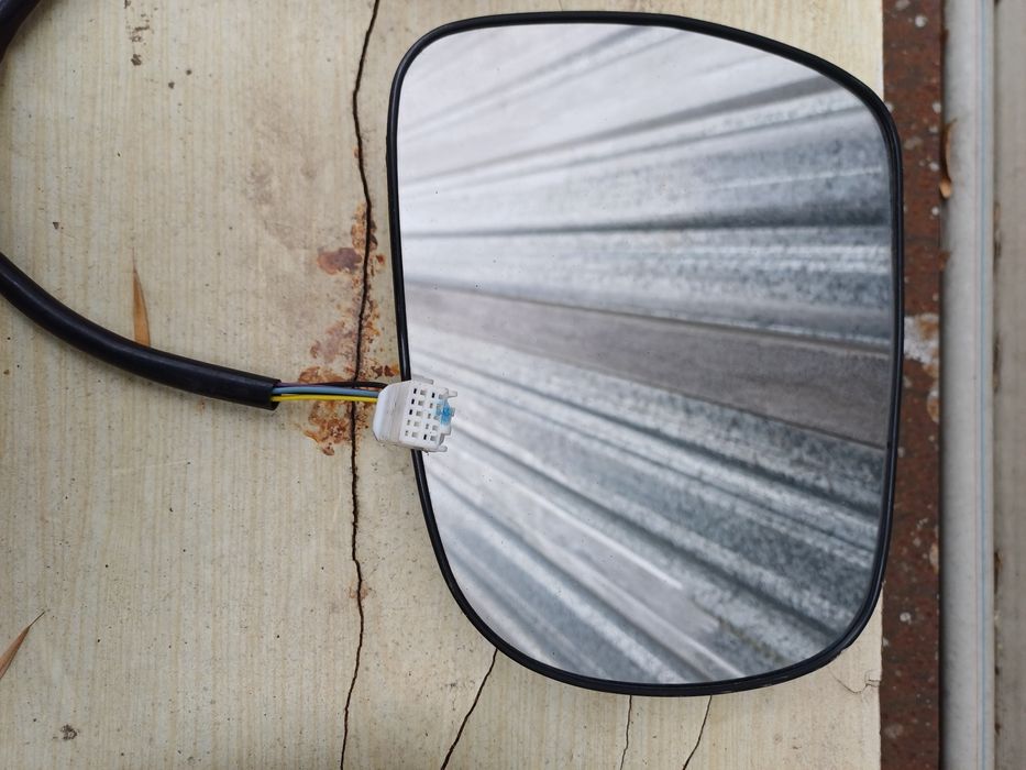 Левое боковое  зеркало Тойота сиеннна