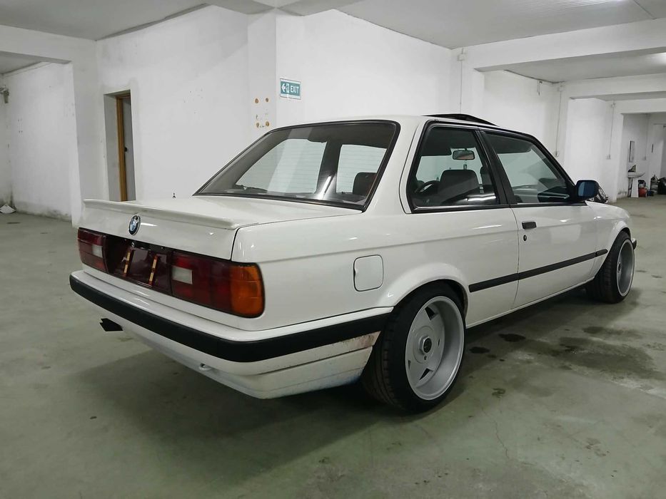 Bmw E30 330i ,,Ursuleț"